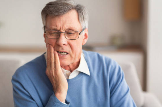 牙齿松动疼痛吃什么药最有效？牙齿松动疼痛有什么缓解的好办法？