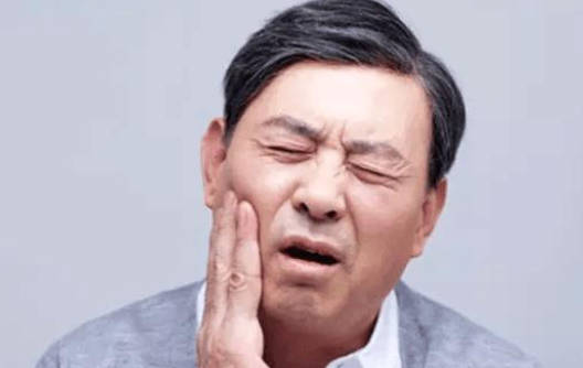牙齿吃东西酸痛是哪些原因导致的？吃东西牙齿酸该怎么办？