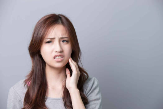 牙齿发炎都有哪些症状？牙齿发炎吃什么药治疗？