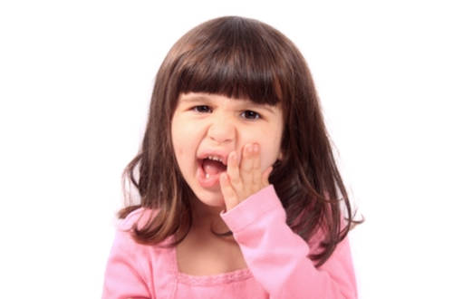 小孩子牙龈经常发炎的原因