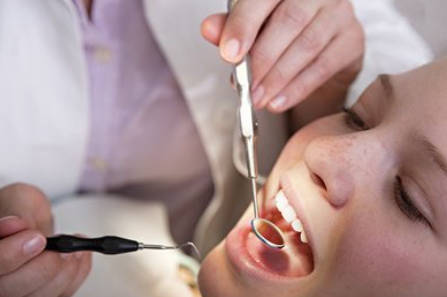 拔牙之后牙龈发炎是什么原因引起的？拔牙后牙龈发炎要怎么治疗？