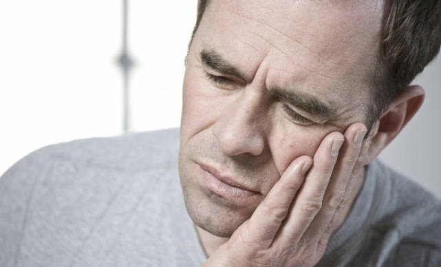 牙周炎导致牙齿疼痛的症状有哪些