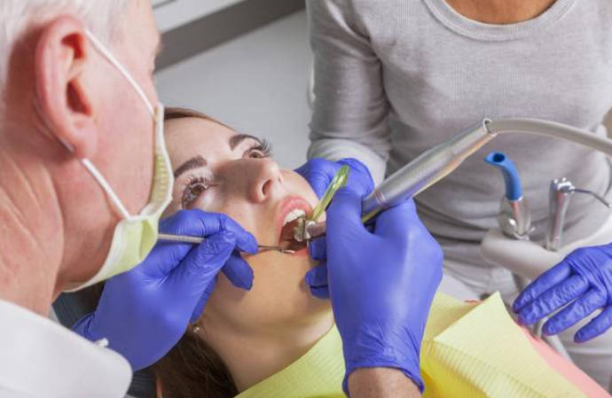 牙齿龋坏到牙神经该怎么治疗?