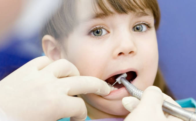 儿童牙齿龋坏如何治疗更有效？
