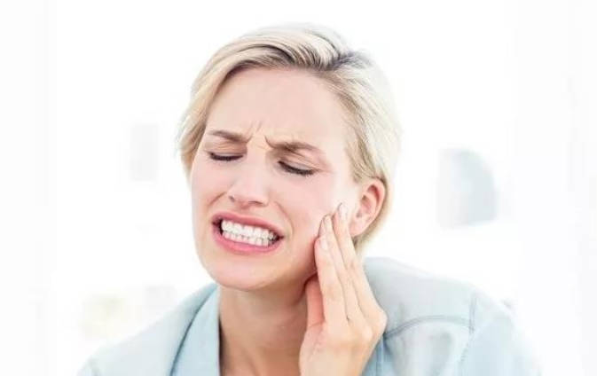 补牙后牙齿冷热敏感怎么回事?