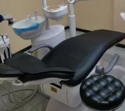 柳州市牙卫士口腔门诊部治疗室