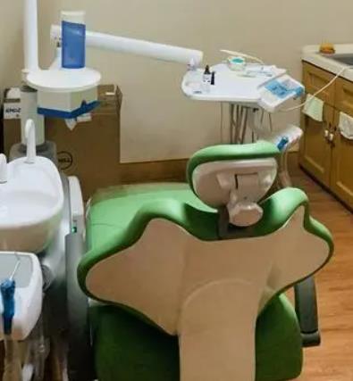成都亚非牙科治疗室